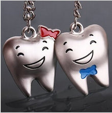 Keychain cartoon key ring holder on valentine car